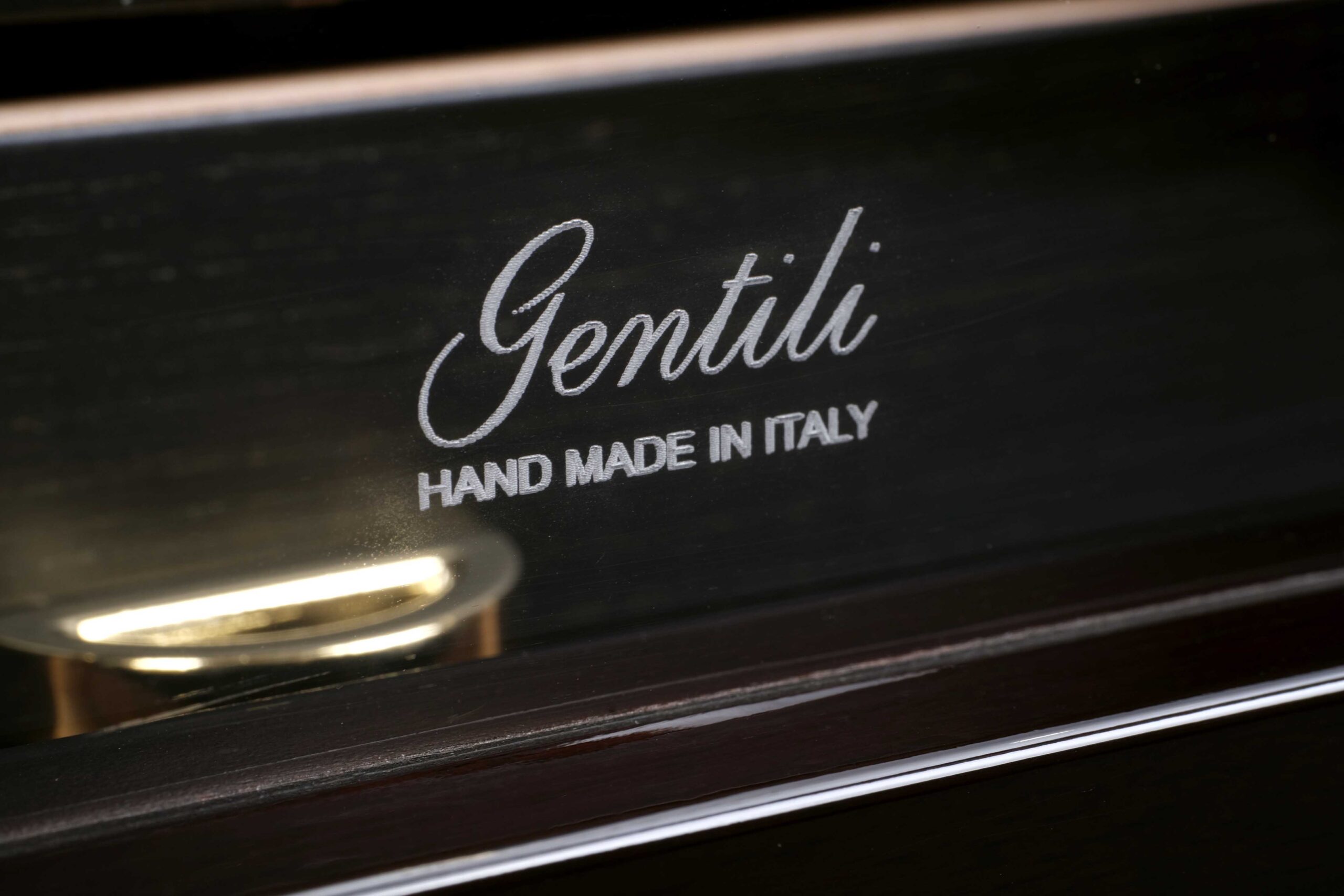 Хьюмидор-шкаф Gentili SC150-Ebony - подробнее