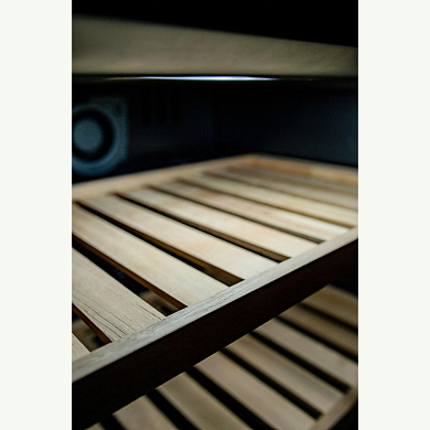 Электронный шкаф компрессорный Cigar Cabinet M-C 138 - описание