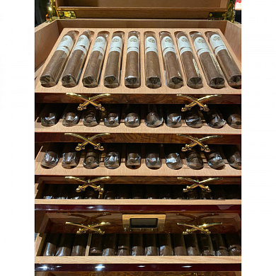 Единственный в России Gurkha Treinta 30th Anniversary 100-Cigar Humidor - описание